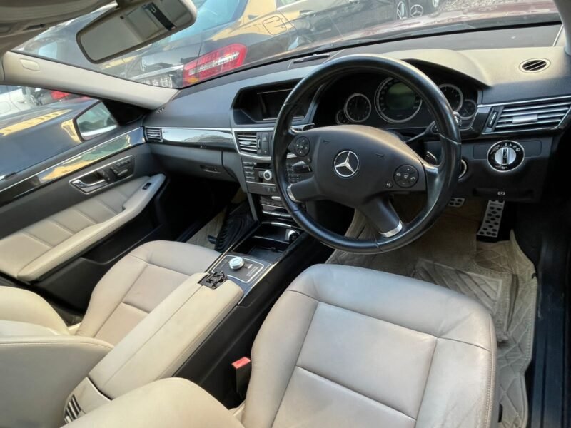 Mercedes Benz E300