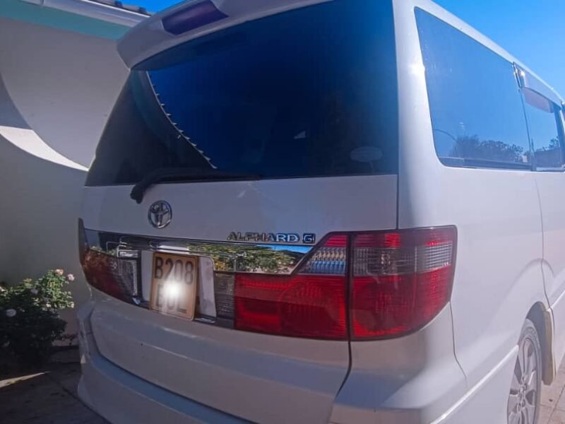 2003 Toyota Alphard